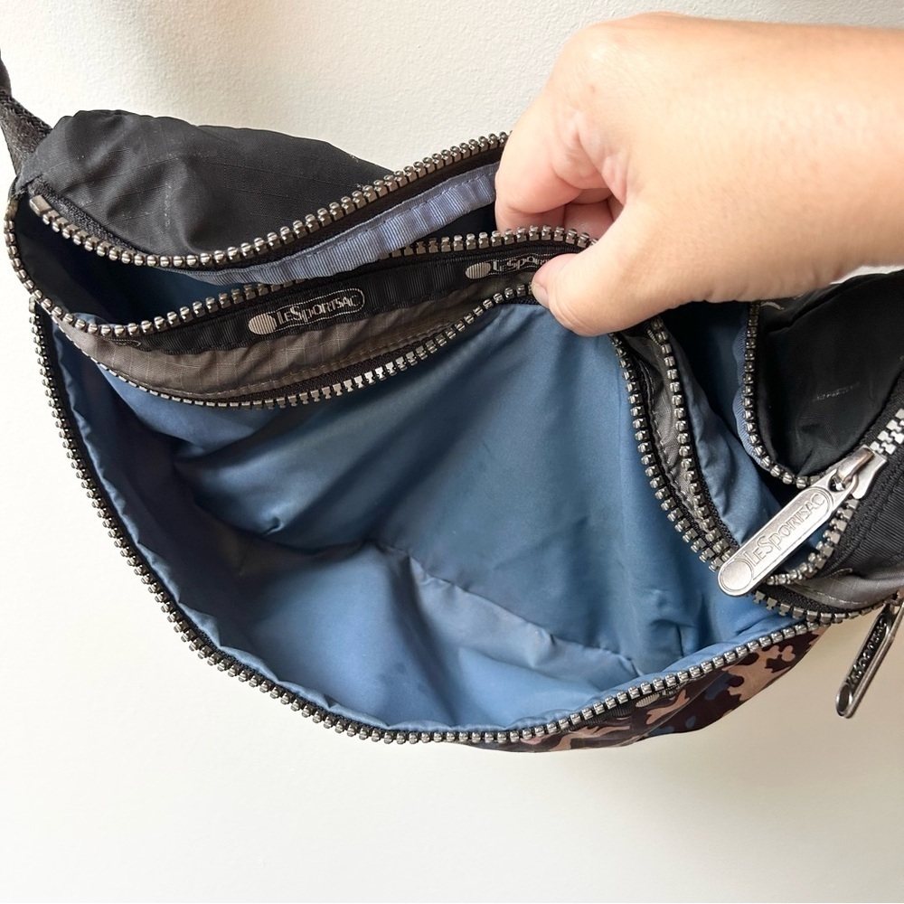 Lesportsac nylon fanny pack with adjustable waist or crossbody strap - Picture 6 of 11